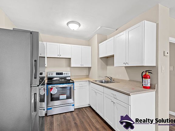 3rd image of 417 N Delaware St
