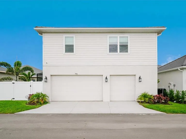 7910 Lake Flores Ave — Photo 26