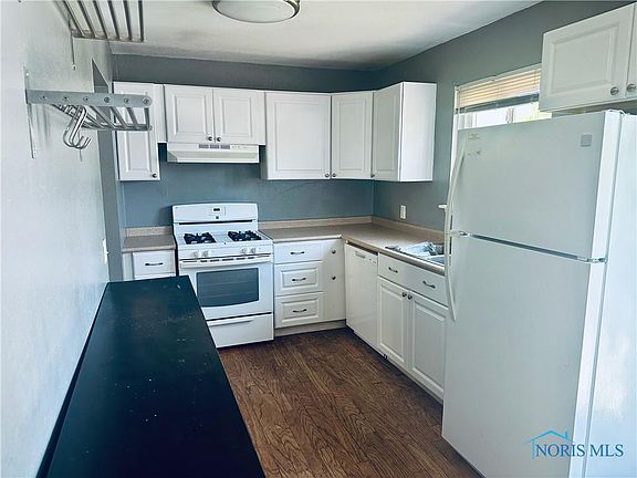 4th image of 410 Shrewsbury St
