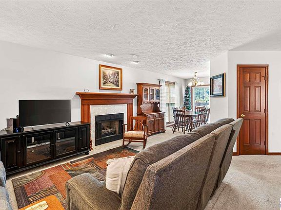 2nd image of 1683 Hulman Waye Ct