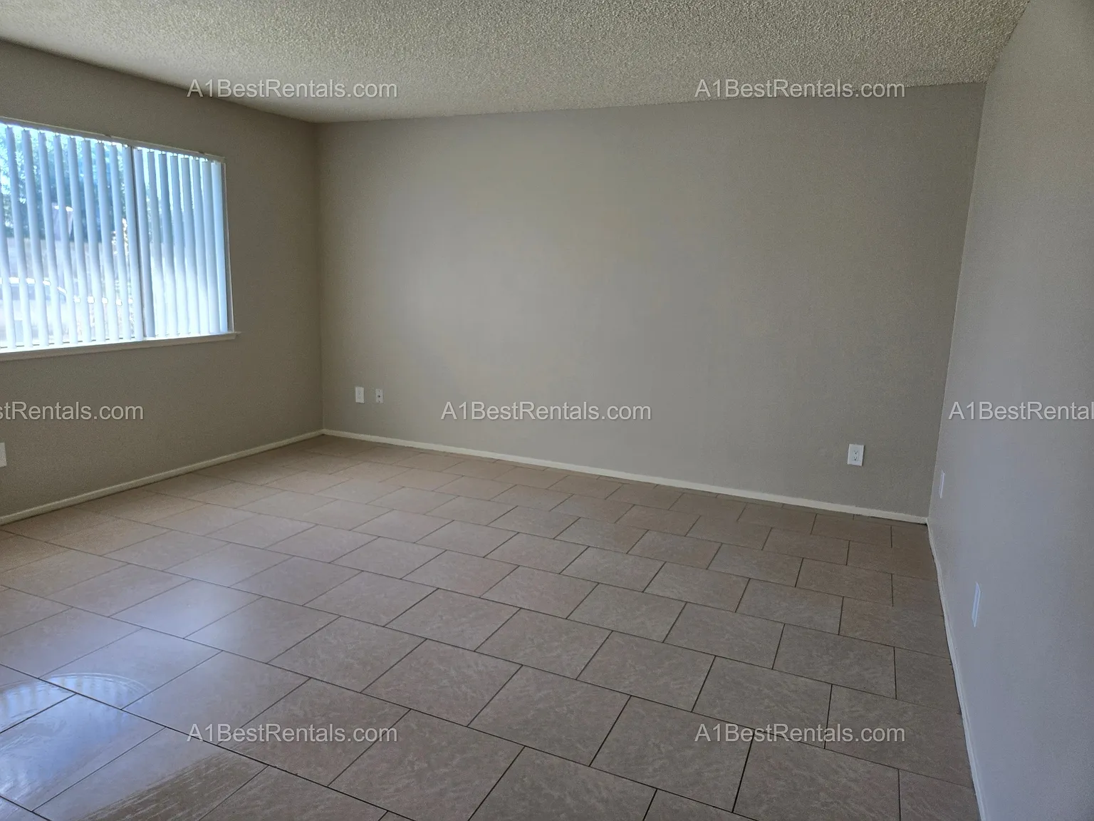 5025 Estates Drive - 1 — Photo 3