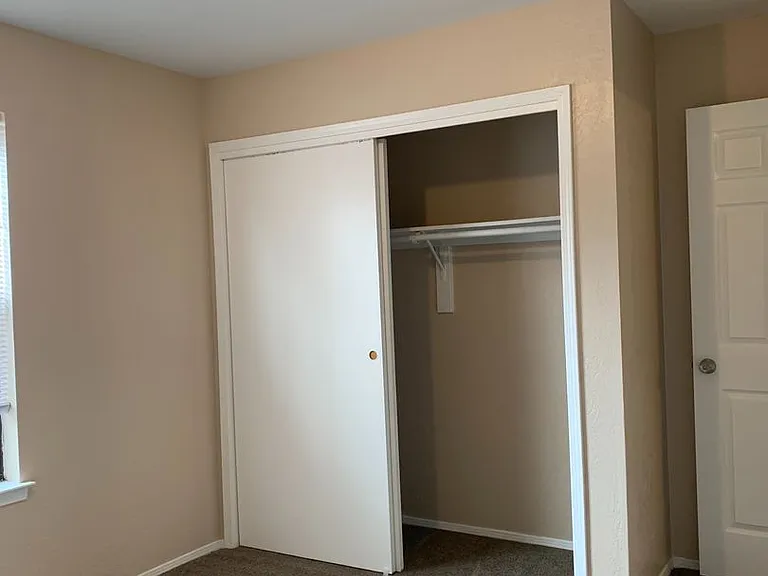 1011 Meadowlark Ct SE — Photo 10