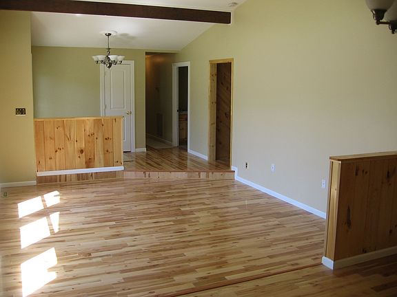 4th image of 8733 Highland Cir