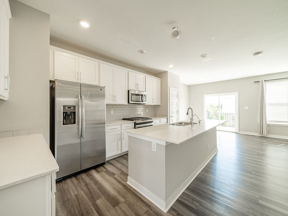 1st image of 3539 Brampton Ln