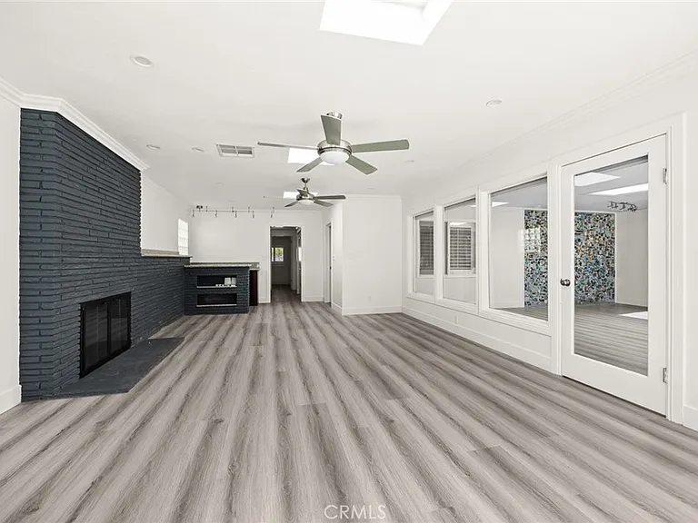 647 W Montecito Ave — Photo 17