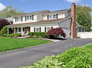 97 Sunset Dr, Sayville, NY 11782