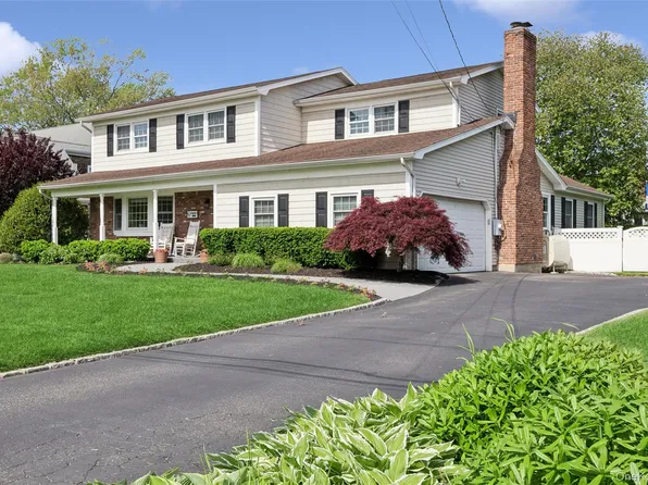 97 Sunset Drive, Sayville, NY 11782