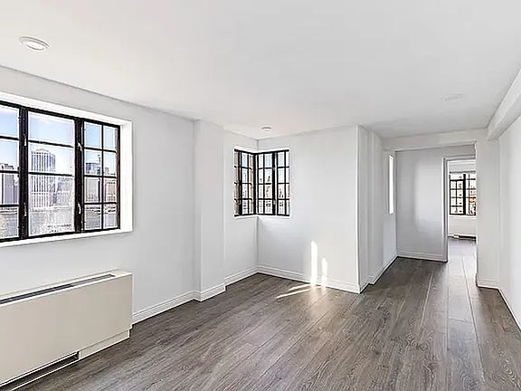4th image of 2 Pierrepont St #1202