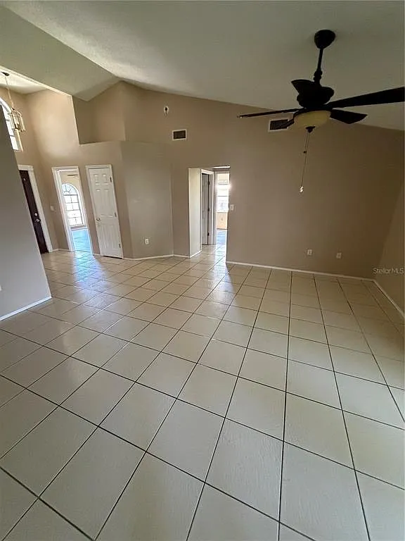 3 bed, 2.0 bath, 1129 sqft, $1,800 — Photo 3