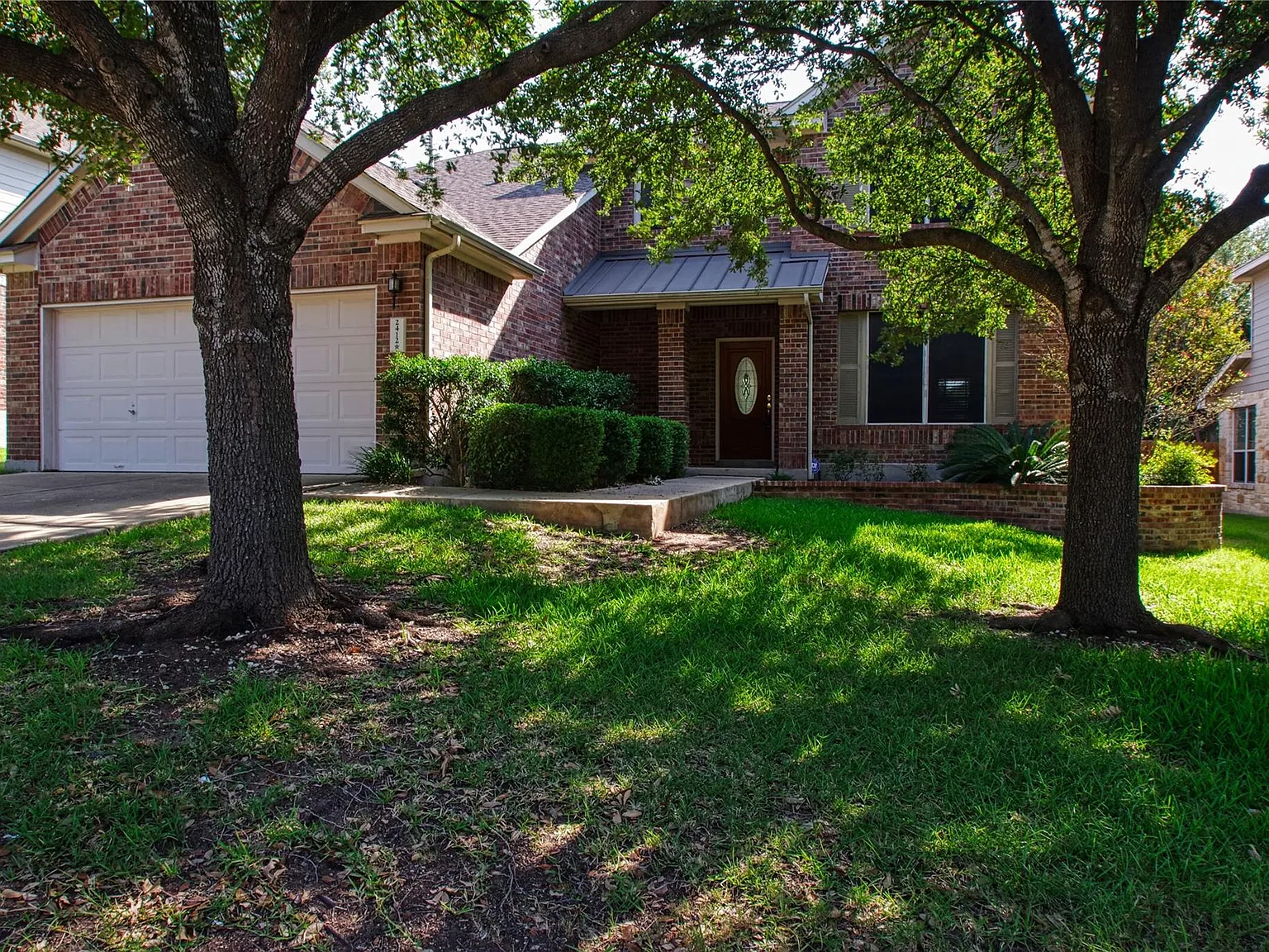 3 bed, 2.5 bath, 2416 sqft, $2,200 — Photo 1