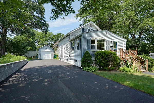 3 bed, 1122 sqft, $4,000 — Photo 3