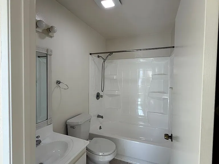 807Bunk — Photo 9