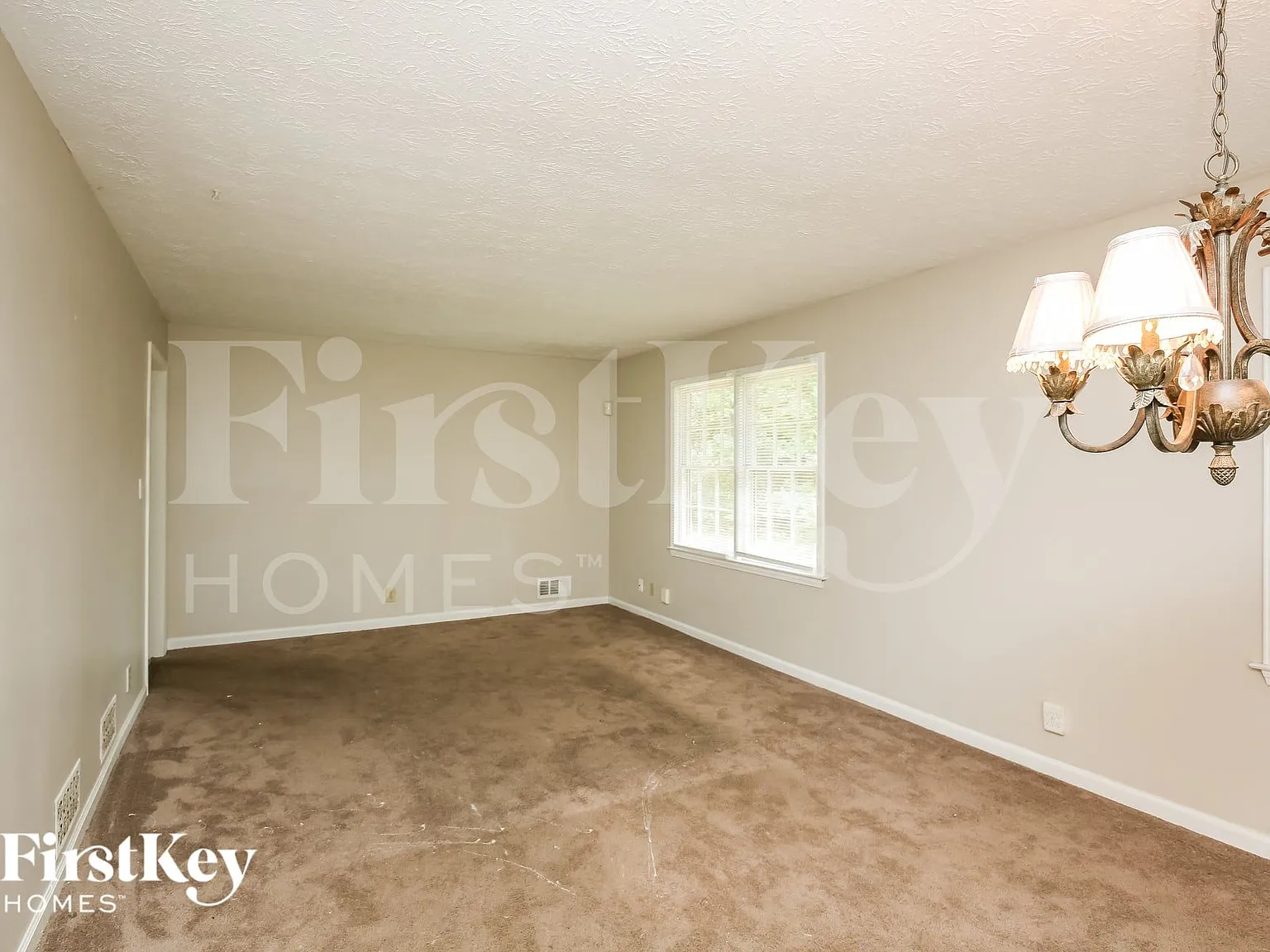 4 bed, 3.0 bath, 2118 sqft, $2,255 — Photo 3
