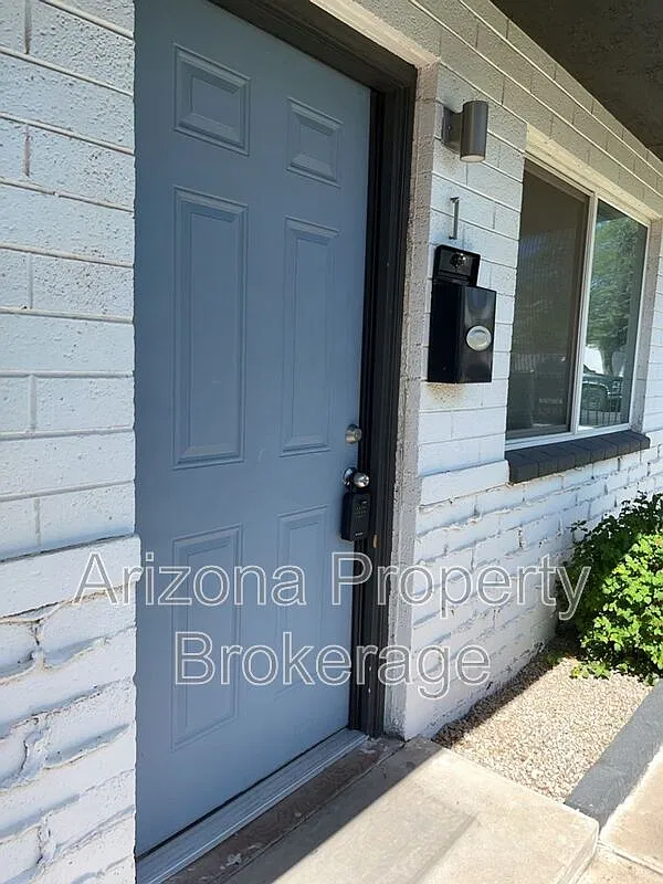 1 bed, 1.0 bath, 650 sqft, $995 — Photo 1