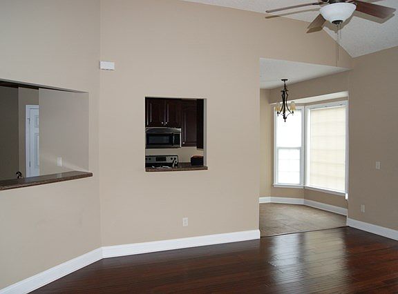 4th image of 12 Silver Bluff Dr