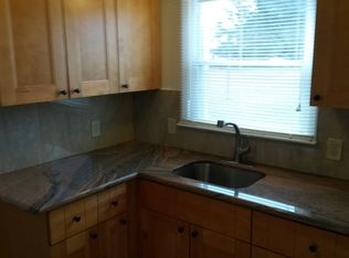 236 Lamplight Dr, Brodheadsville, PA