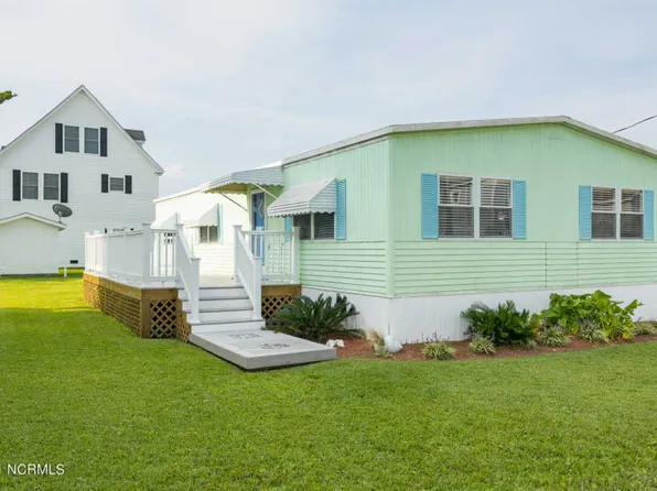 226 Moonlight Dr, Atlantic Beach, NC 28512