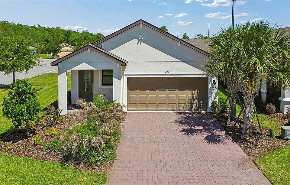 1st image of 2201 Palm Tree Dr