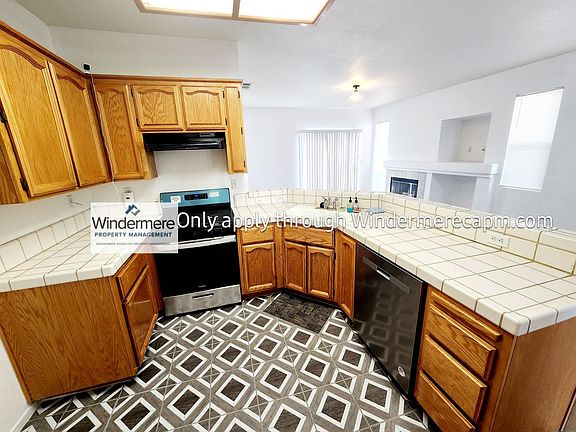 5th image of 4237 Hedge Ave
