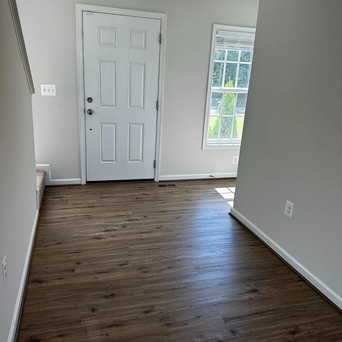 4 bed, 2.5 bath, 1932 sqft, $2,699 — Photo 2
