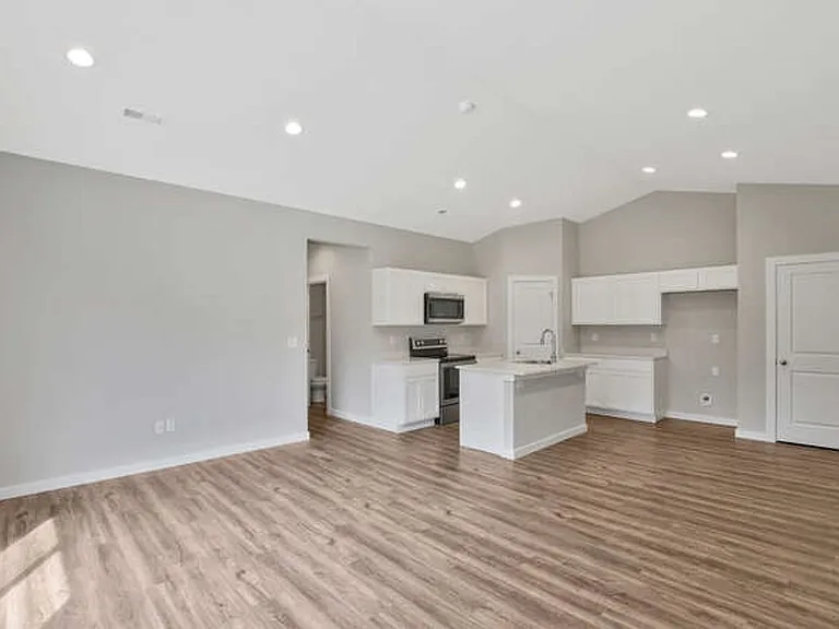 13543-13557 W Haskell St — Photo 5