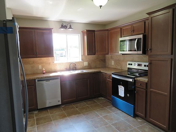 4th image of 3549 Platt Ave