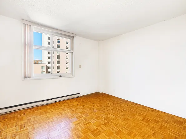 555 Main Street image 10 of 13