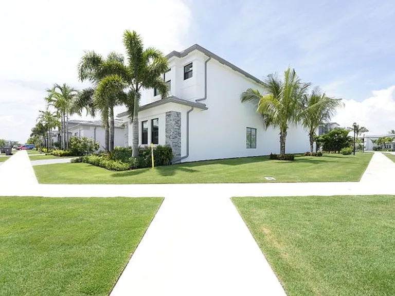 9099 Silver Marsh Ln — Photo 14