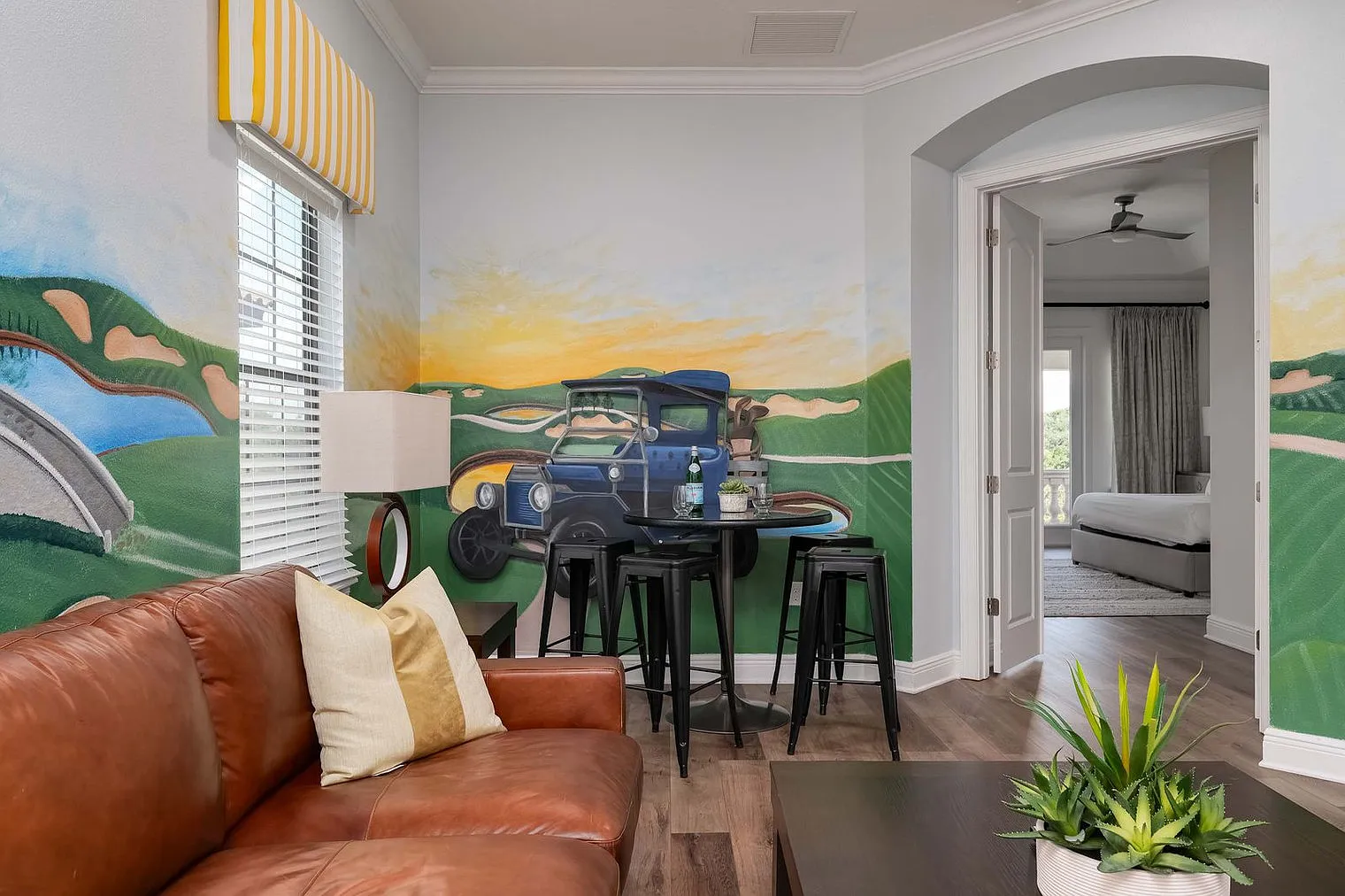 5 bed, 5.0 bath, 3196 sqft, $9,177 — Photo 3
