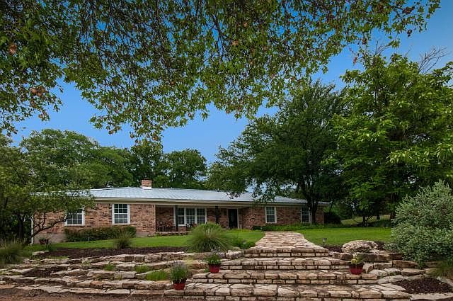 1st image of 2315 Lakewood Ct