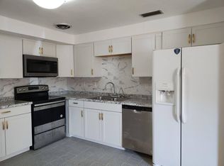 302 Oakwood Ct, Fern Park, FL 32730