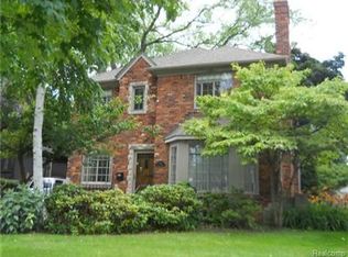 305 Moran Rd, Grosse Pointe Farms, MI 48236