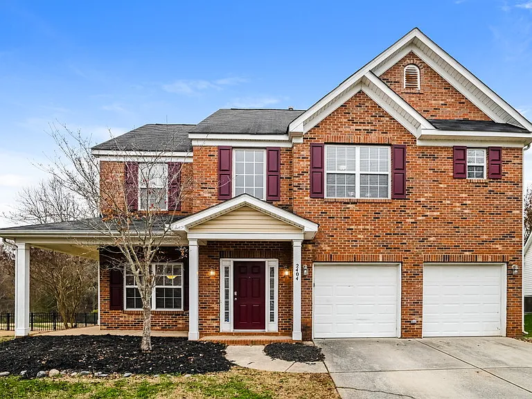 2404 Sierra Chase Dr — Photo 1