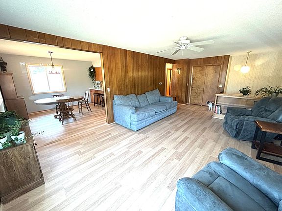 4th image of 1025 9th St SW