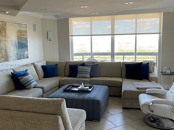 5th image of 3500 Mystic Pointe Dr APT 3605