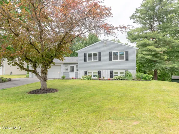 118 Horizon View Drive, East Greenbush, NY 12061