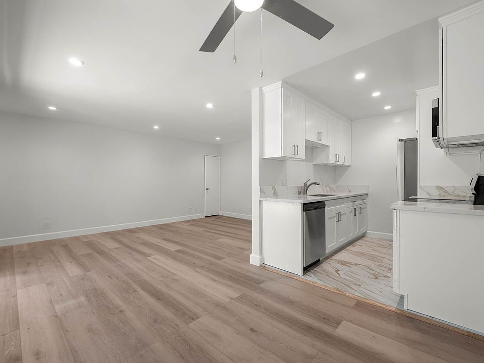 1st image of 1424 1/2 14th St #3