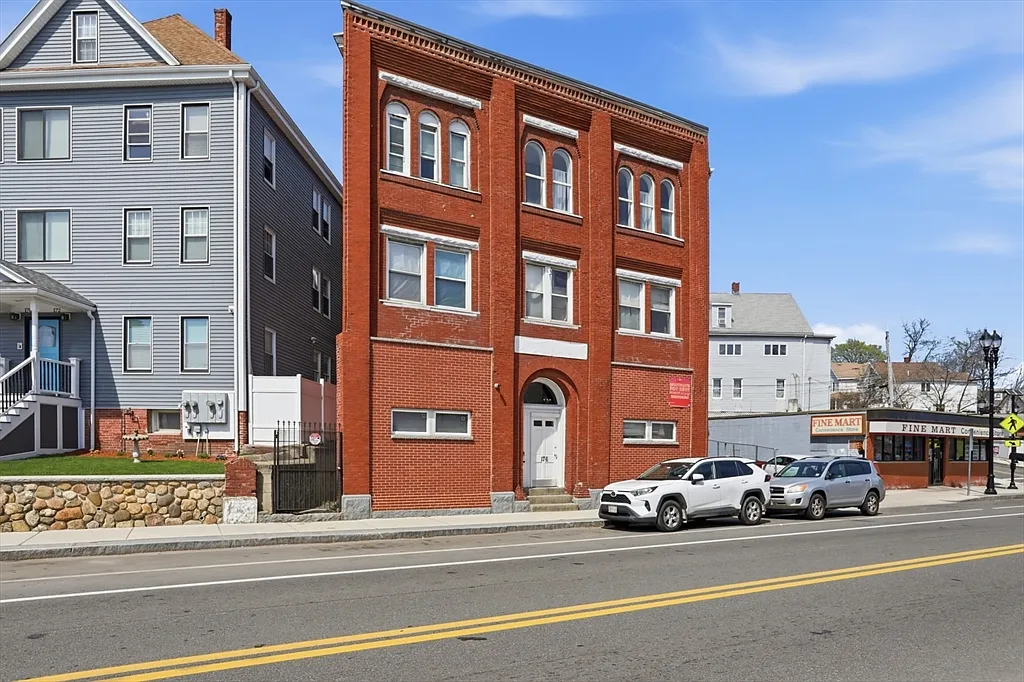 Building Photo - 176 Ferry St #3L