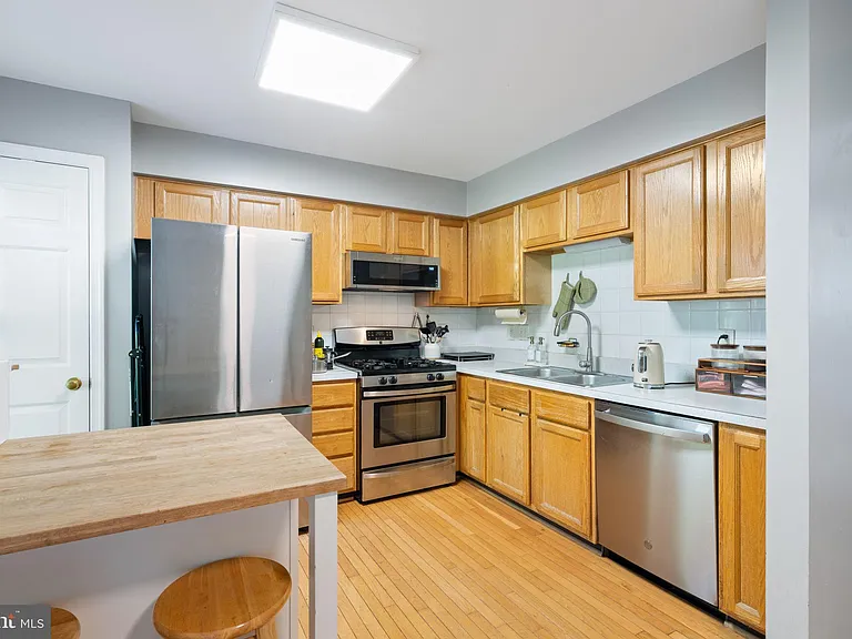 5964 Edgehill Ct — Photo 11