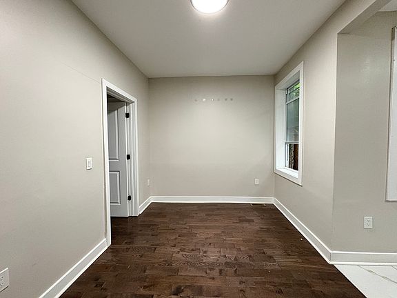 4th image of 189 N Park St Floor 2