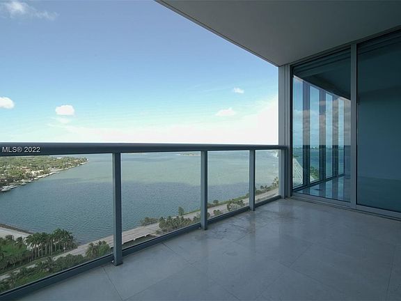 3rd image of 601 NE 36th St APT 2209