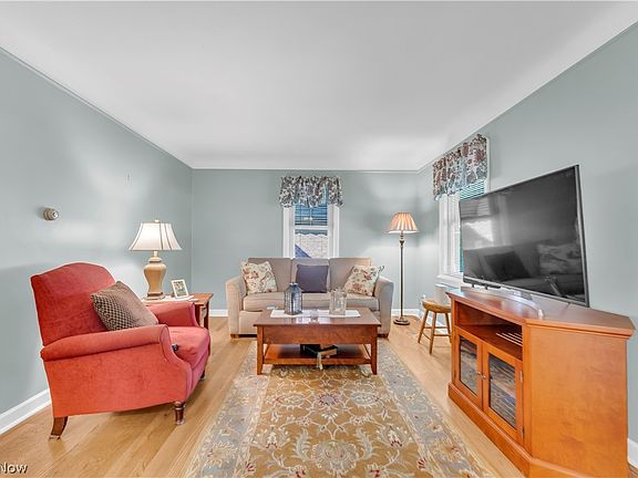 3rd image of 4456 W 57th St