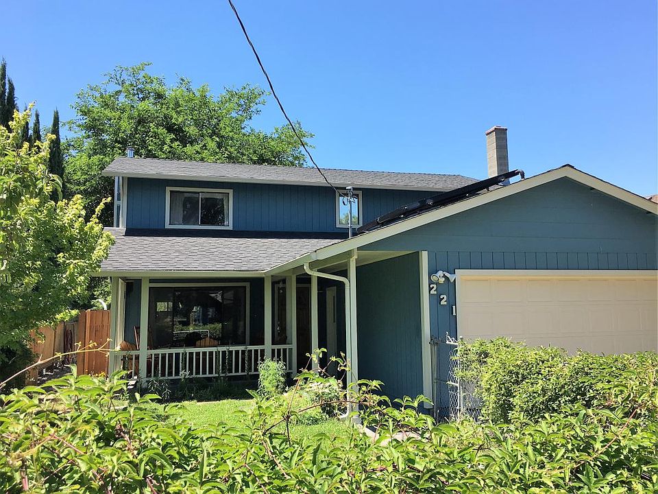 221 Gibson Street View