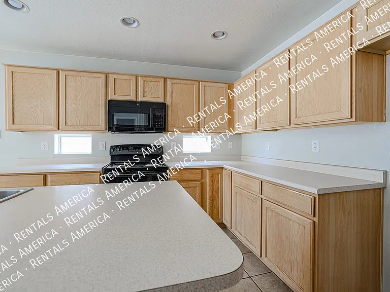 7441 W Fleetwood Ln — Photo 17