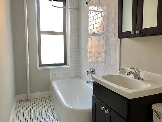 Rented by Contact Realty | media 14