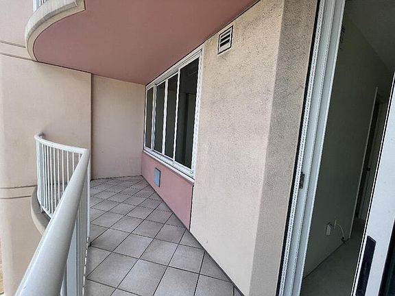 5th image of 801 King St APT 2605