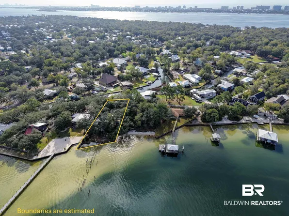 5423 Hickory Ln, Orange Beach, AL 36561