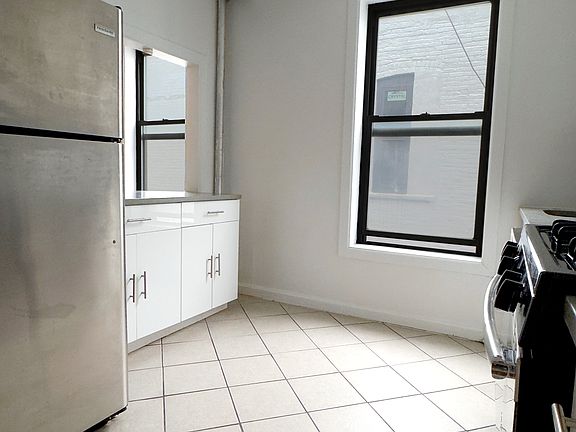 3rd image of 513 W 134th St APT 2E