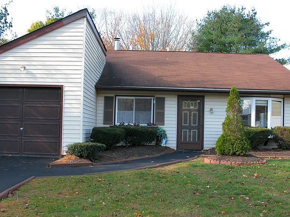 2nd image of 21 Meadow Ave