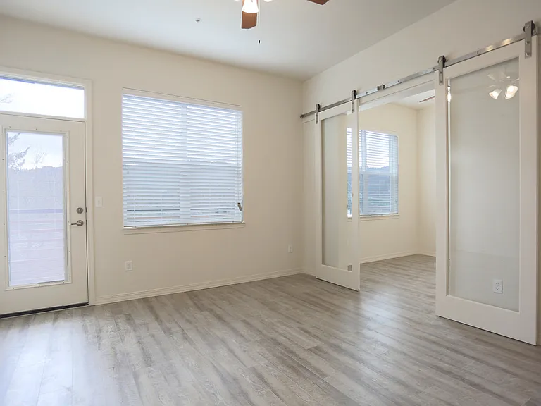 7180 N Leavitt Ave — Photo 63